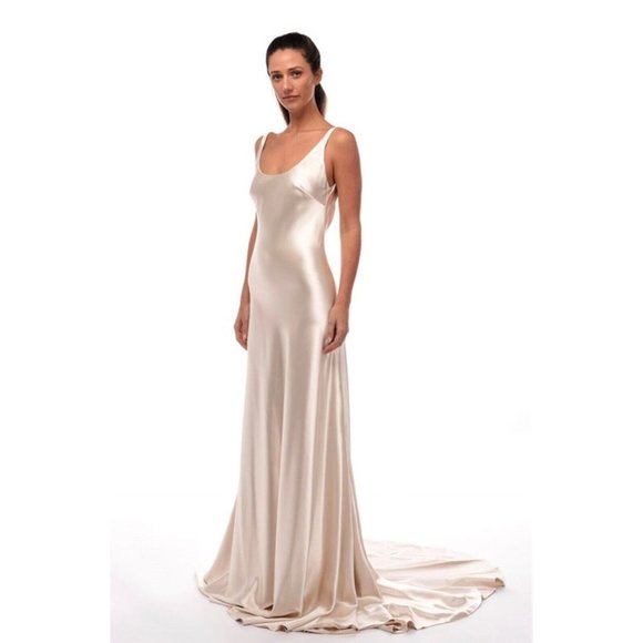 JOHANNA JOHNSON Dresses & Skirts - NWT $3K JOHANNA JOHNSON FARADAY / KELLY IVORY SILK SATIN WEDDING GOWN US SZ 2